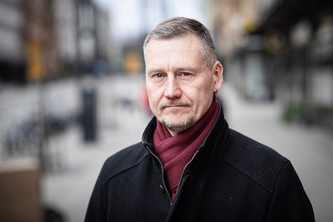 Aleksanteri-instituutin Venäjän ympäristöpolitiikan professori Veli-Pekka Tynkkynen sanoo, että Eurooppa voisi vastata Venäjän toimiin sulkemalla Tanskan salmet Venäjän varjolaivaston aluksilta.