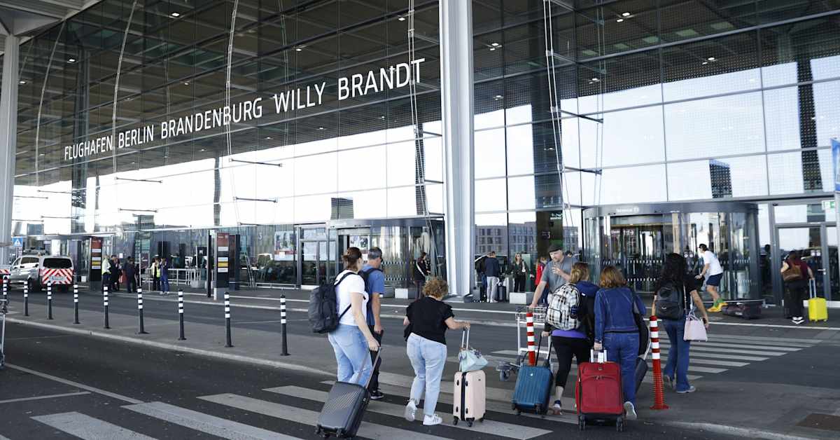 Nelikymppinen mies pidätetty Euroopan lentokentät sekoittaneen kyberiskun takia | Uutisia lyhyesti