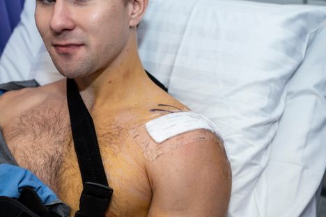 Stagalan olkapää oli kantositeessä Ice Cage 5 -tapahtumasta asti.