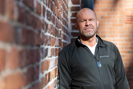 Jere Karalahti, 50, astuu lauantaina kehään.