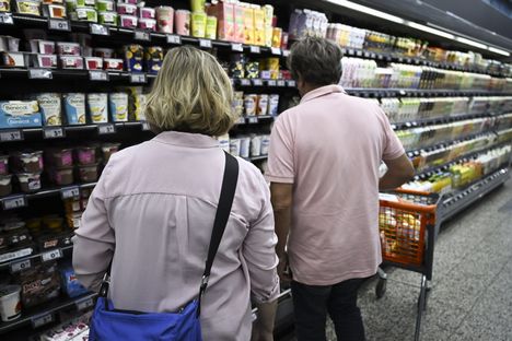 Ruoan hinta nousee ensi vuonna noin kaksi prosenttia, arvioi Pellervon taloustutkimus (PTT) tuoreessa ennusteessaan.