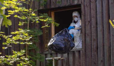 Uutta tietoa Kouvolan räjähde­tutkinnasta: poliisi takavarikoi liki sata asetta ja huomattavan määrän sotilasräjähteitä | Kotimaa