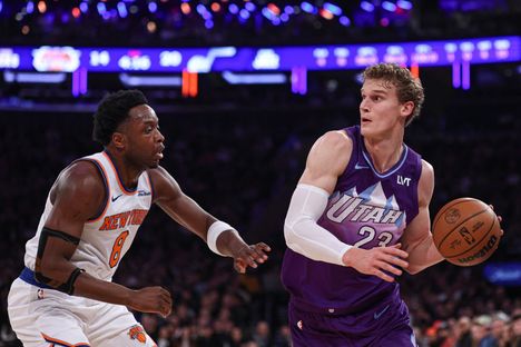 Lauri Markkanen on noussut supertähdeksi Utahissa, mutta Jazzin on juuttunut liigan pohjamutiin.