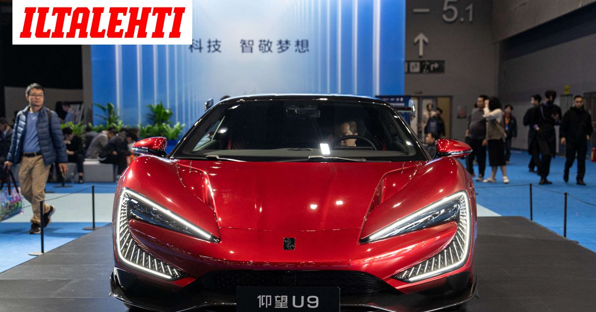 Kuljettaja painoi BYDin sähköauton kaasun pohjaan – Pian nopeutta oli lähes 500 km/h