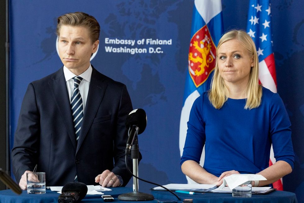 Puolustusministeri Antti Häkkäsen nimi mainitaan aina ensin, kun Orpon seuraajaa arvuutellaan. IS:n lähteet epäilevät, ettei ulkoministeri Elina Valtonen ole enää kiinnostunut kokoomuksen puheenjohtajuudesta.