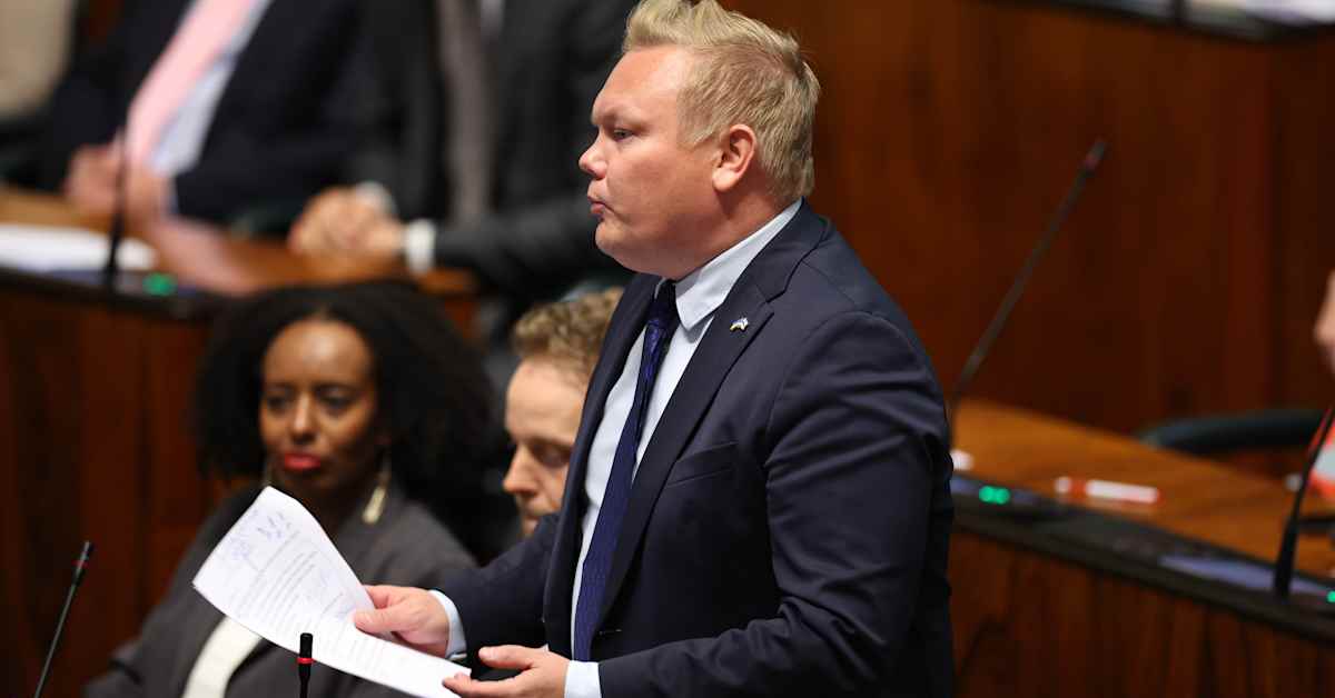 Keskusta jättää välikysymyksen työttömyydestä Liike Nytin kanssa – ei ota vasemmistopuolueita mukaan välikysymykseen | Politiikka