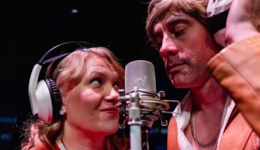 Armi Aavikko ja Danny kohtaavat musiikki­näytelmässä Kajaanissa – läheisyys­koreografi suunnitteli parin intiimikohtaukset | Kainuu