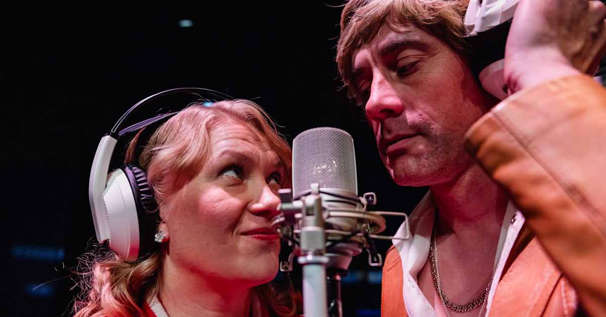 Armi Aavikko ja Danny kohtaavat musiikki­näytelmässä Kajaanissa – läheisyys­koreografi suunnitteli parin intiimikohtaukset | Kainuu