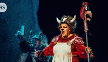 Mauri Kunnaksen kirjaan pohjautuva Kuka varasti auringon? -musikaali sai ensi-iltansa Helsingin kaupunginteatterissa