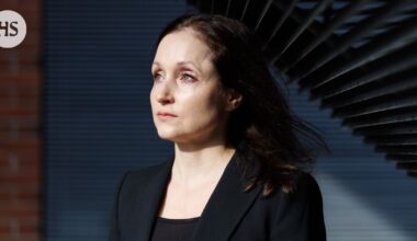 Tutkimus | Tekoälyn käyttäjille naureskellaan yritysten johtotiimeissä, ja se syö tulosta - HS.fi