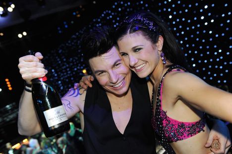 – En ole koskaan ennen voittanut mitään, laulaja Antti Tuisku hyrisi Ansku Bergströmin johdatettua parin viidennen TTK-kauden ykköseksi.