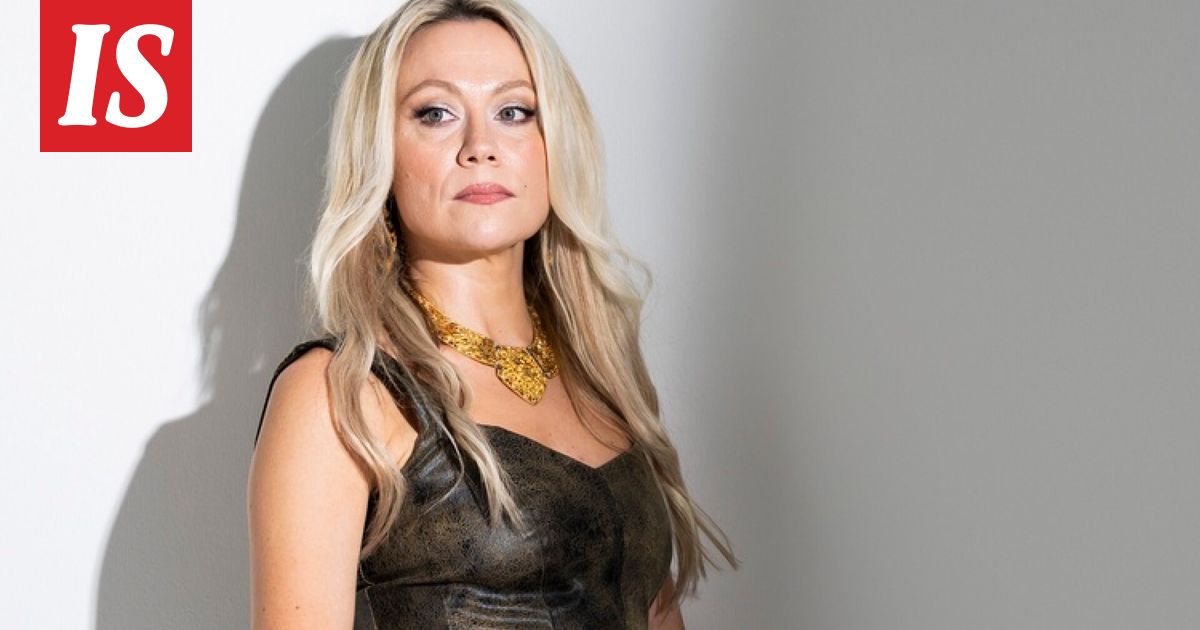 Anna Eriksson: tässä syy, miksi Sanna Marinin kaltainen poliitikko riisuutuu E-elokuvassa