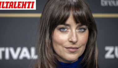 Dakota Johnson jälleen rohkeassa nakumekossa – Vastaanotti palkinnon elokuvafestivaaleilla