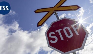 Nuori nainen jäi junan alle tasoristeyksessä Turussa | Uutissuomalainen