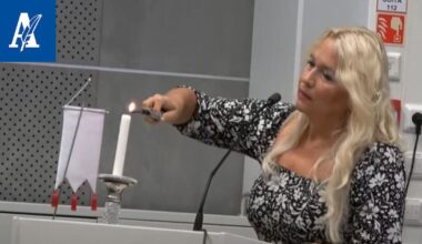 Akaalainen valtuutettu aloitti yllättäen hiljaisen hetken kiistellyn oikeistoaktivistin muistolle