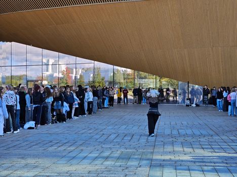 Joskus vain yksi ihminen saattaa tunnistaa kappaleen ja koreografian.
