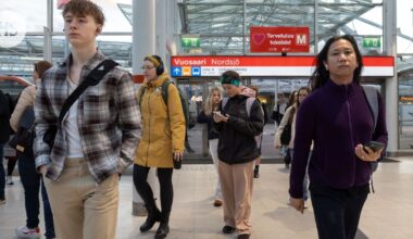 Vuosaaren ja Rastilan metroasemat avautuivat uudistuneina