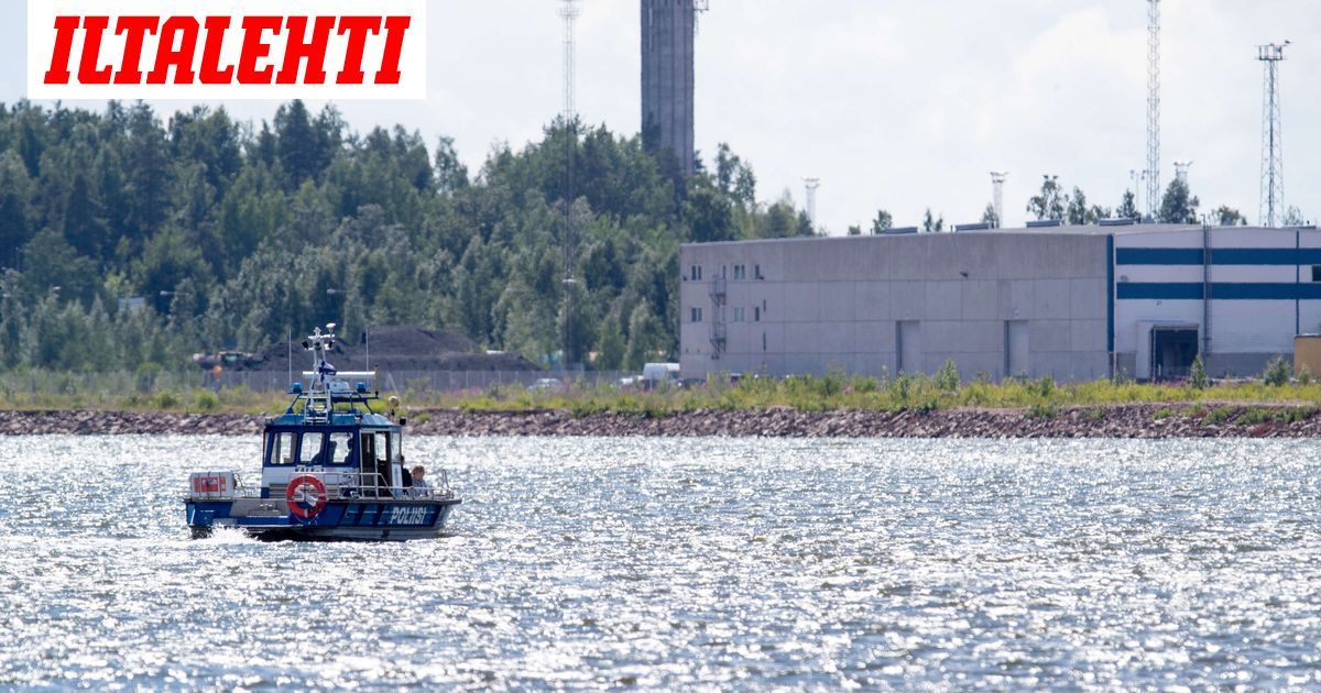 Suomi reagoi outoon laivaan Haminan satamassa