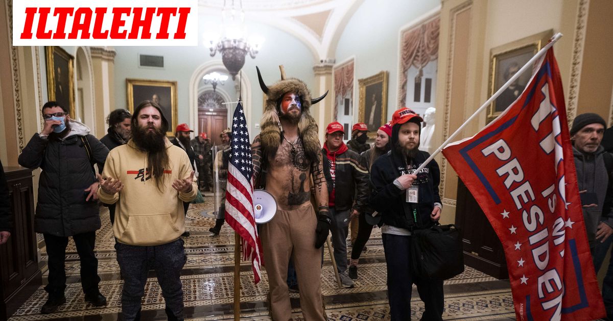 Kongressitalon ”shamaani” vaatii 40 000 000 000 000 dollarin korvauksia