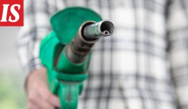 Teboil-asemien ikkunoihin ilmestyi melkoista tekstiä – taustalla todennäköisesti propagandakoneisto