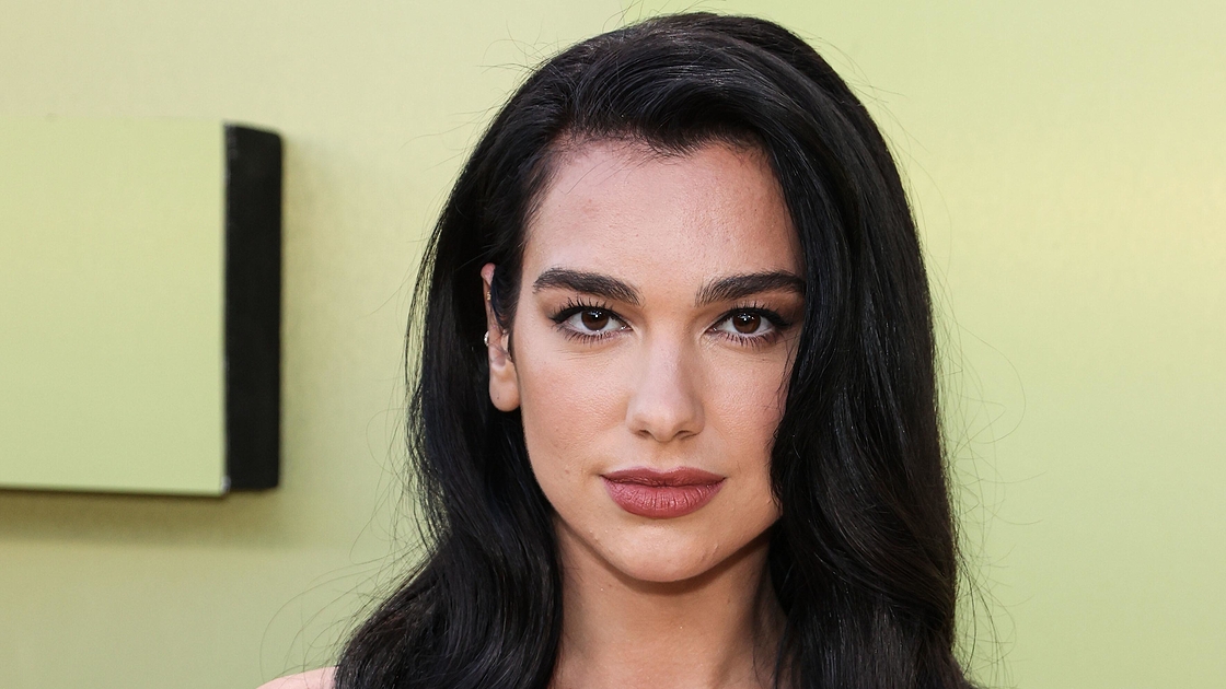 Dua Lipan asussa nähtiin twisti, joka vie arkisen asun hetkessä uudelle tasolle - Muoti ja kauneus