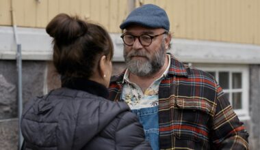 Kotimainen komediasarja jatkuu uusin jaksoin lokakuussa - Viihde