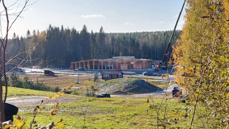 Simpsiön rinnehiihtokeskuksen uusi päärakennus