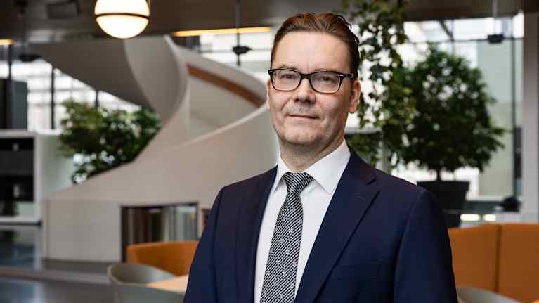 Henkilökuvassa Hannu Nummiaro, ekonomisti, Lähi-Tapiola.