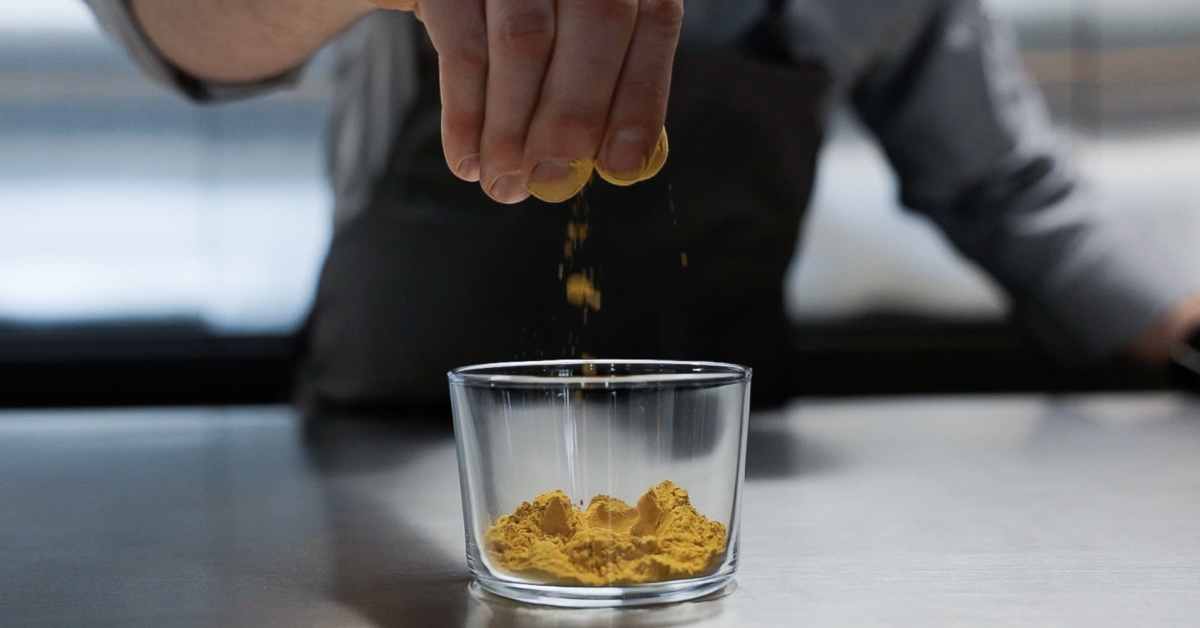 Solar Foods aikoo mullistaa proteiini­tuotannon ja tehdä ilmasta ruokaa – uusi tehdas suunnitteilla Lappeenrantaan | Talous