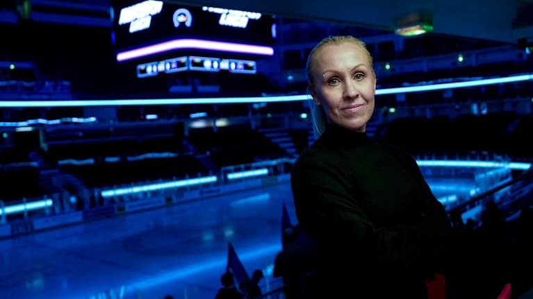 Henni Laaksonen poseeraa.