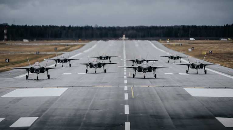 Tällä hetkellä Viron ilmavalvonnasta vastaavat Hollannin kuninkaallisten ilmavoimien F-35 -hävittäjät.