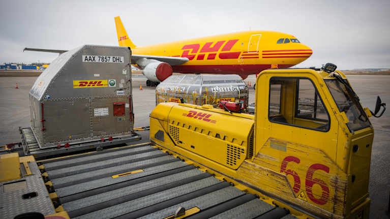 Dhl,  lajittellu , DHL rahtikone,  lajittelukeskus vantaa, lentokenttä, seutula,  lentokone, rahtikone, 