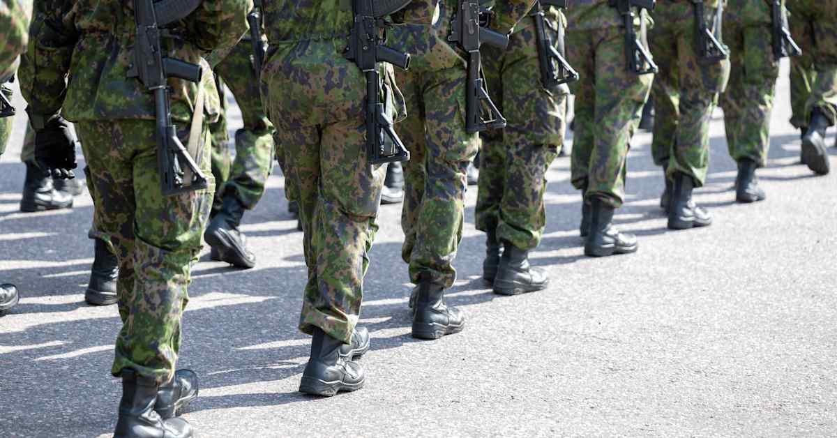 Varusnainen joutui marssilla upoksiin kymmeneksi minuutiksi – kahdelle syytteet, käräjäkäsittely alkaa | Uutisia lyhyesti