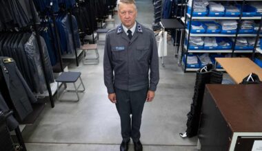 Miksi armeija luottaa yhä kasarimuotiin? Kysyimme majurilta, joka on käyttänyt samaa asua 36 vuotta | Kotimaa