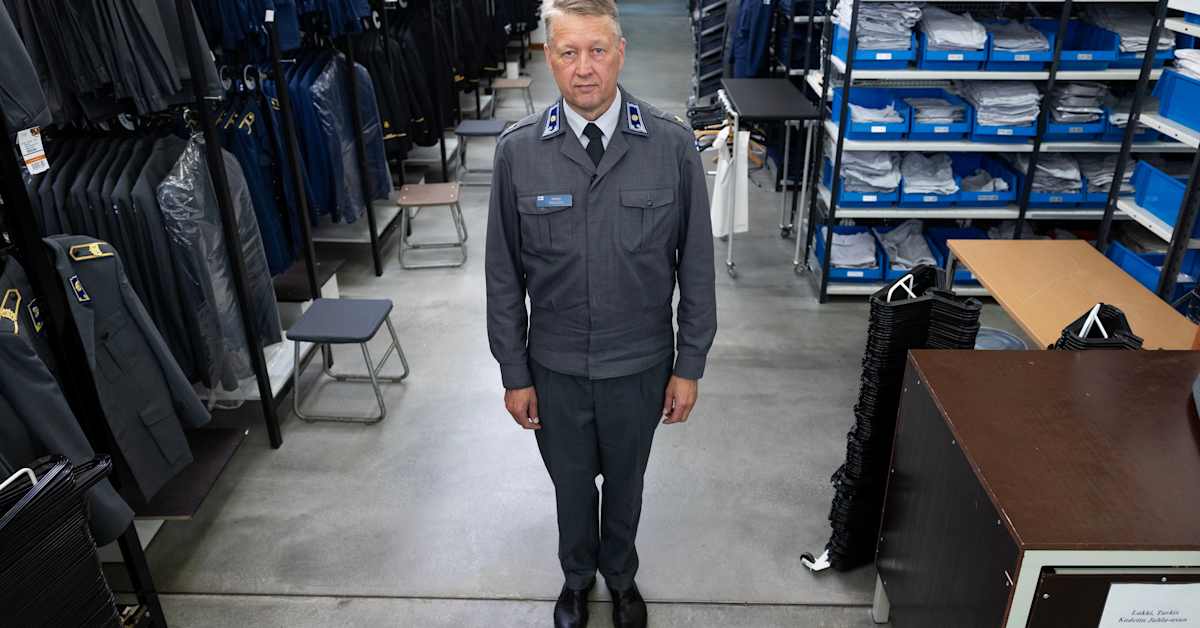 Miksi armeija luottaa yhä kasarimuotiin? Kysyimme majurilta, joka on käyttänyt samaa asua 36 vuotta | Kotimaa