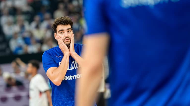 Edon Maxhuni koripallon EM-kisoissa 2025.