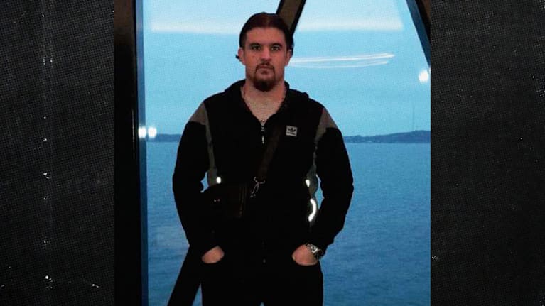Ruotsin poliisin esitutkintamateriaalista otettu kuvakaappaus, jossa näkyy murhaan kytkeytynyt henkilö.