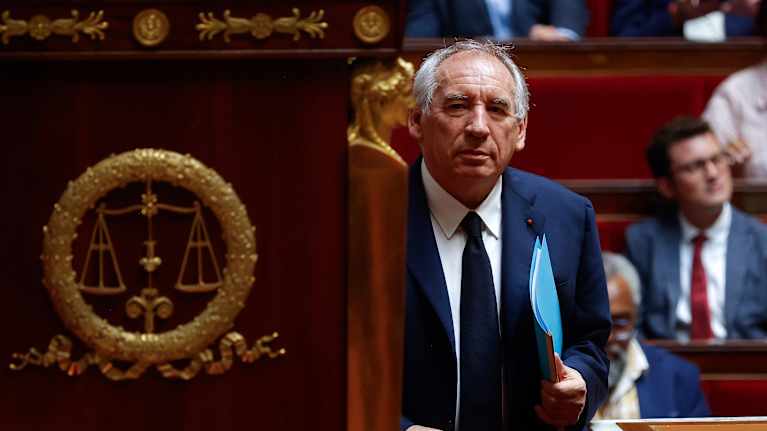 Francois Bayrou ennen luottamusäänestystä. 