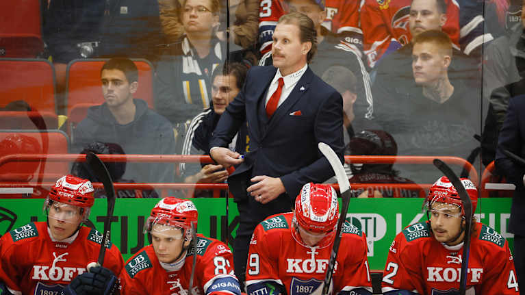 Olli Jokinen HIFK:n päävalmentajana.