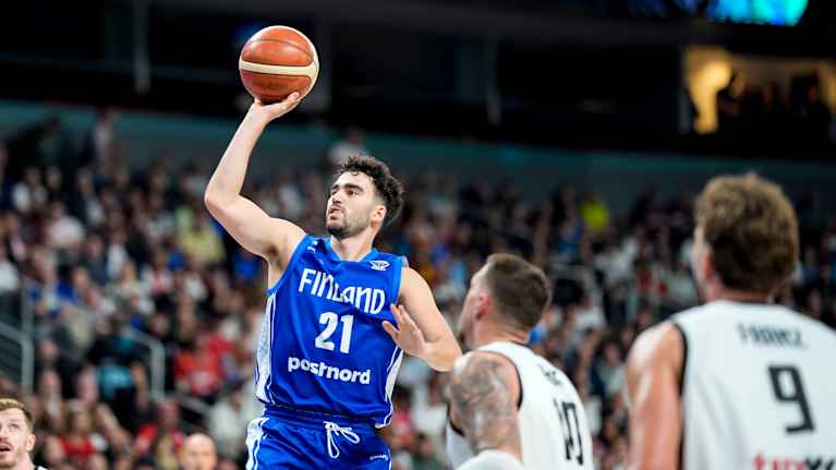 Edon Maxhuni koripallon EM-kisoissa 2025.