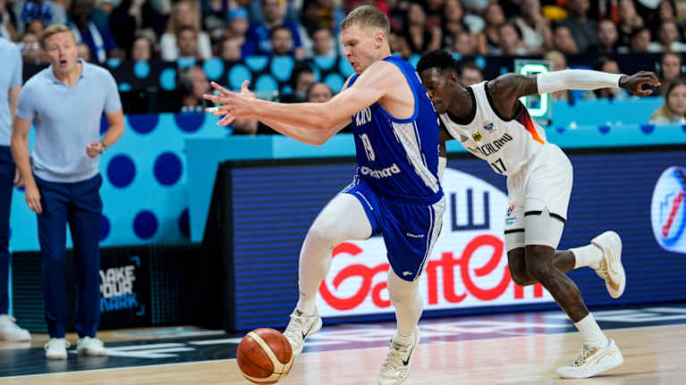 Elias Valtonen koripallon EM-kisoissa 2025.