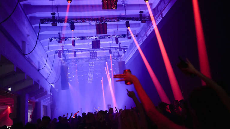 Helzinki Hardstyle Festivalin yleisöä 12.09.2025.