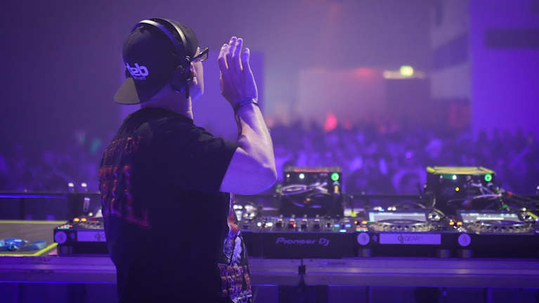 Helzinki Hardstyle Festivalin yleisöä 12.09.2025.