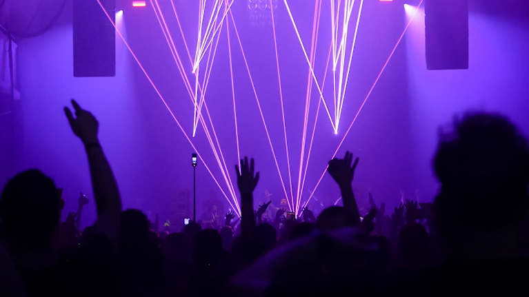 Helzinki Hardstyle Festivalin yleisöä 12.09.2025.
