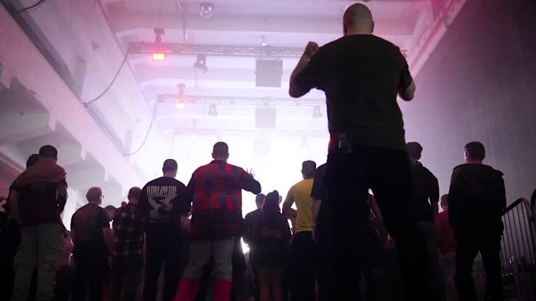 Helzinki Hardstyle Festivalin yleisöä 12.09.2025.