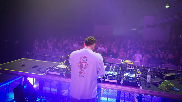 Helzinki Hardstyle Festivalin yleisöä 12.09.2025.