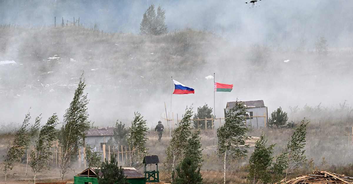 Yhdysvaltalaisupseerit vierailulla Valko-Venäjällä – seurasivat Zapad-sotaharjoitusta - Yle