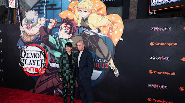 Japanilainen ääninäyttelijä Natsuki Hanae ja näyttelijä, tuottaja  Channing Tatum Demon Slayer -elokuvan ensi-illassa.