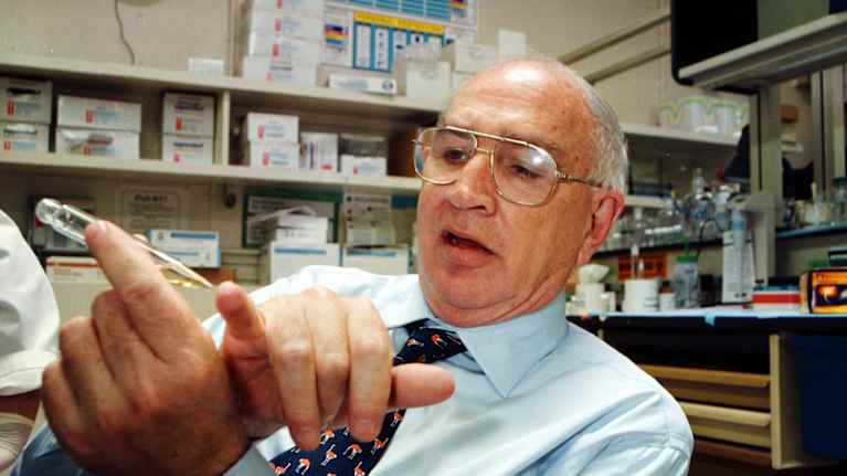 Antidopingin isähahmoihin kuuluva Don Catlin kuvattuna vuonna 1999.