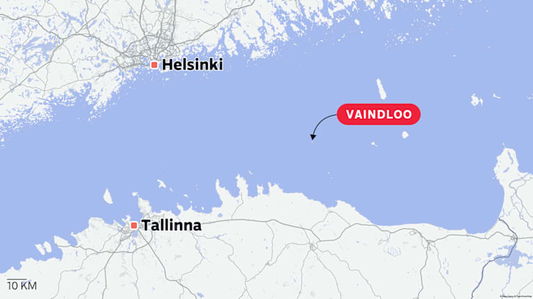 Kuvassa näkyy kartta Viron rannikon ja Suomenlahden merialueista. Kartalla on merkitty Helsinki Suomen puolella ja Tallinna Viron puolella. Kartan keskiosassa näkyy Vaindloo-niminen saari, joka sijaitsee Pohjois-Virossa Suomenlahdella lähellä Tallinnaa.